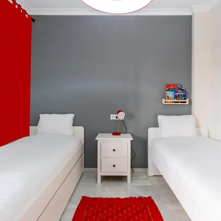 Holi-rent Penthouse Penuelas Appartement *