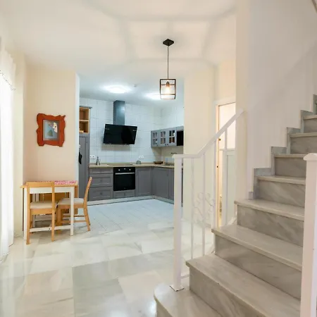 Holi-rent Penthouse Penuelas Appartement