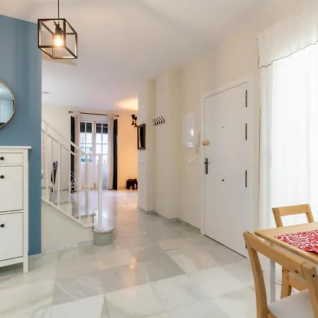 Holi-rent Penthouse Penuelas Appartement *