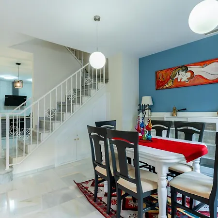 Holi-rent Penthouse Penuelas Appartement